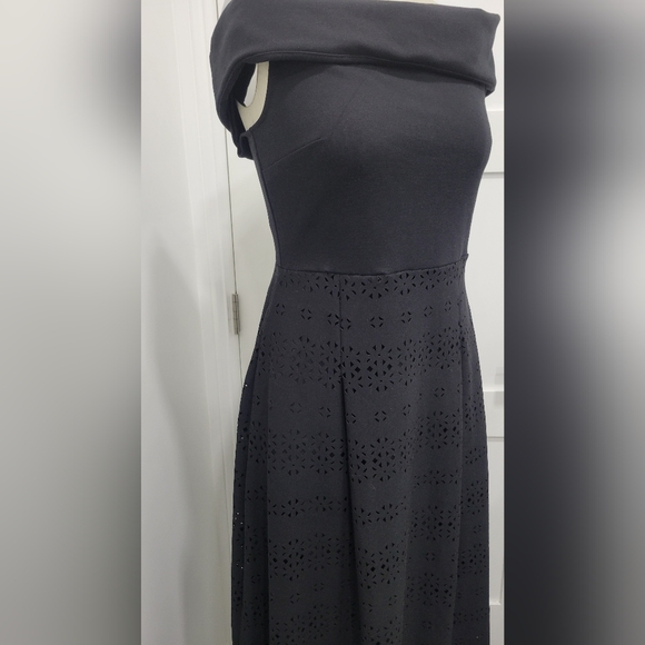 Banana Republic Black Off-Shoulder Laser Cut Ponte Midi Dress Size 10 - Picture 4 of 13